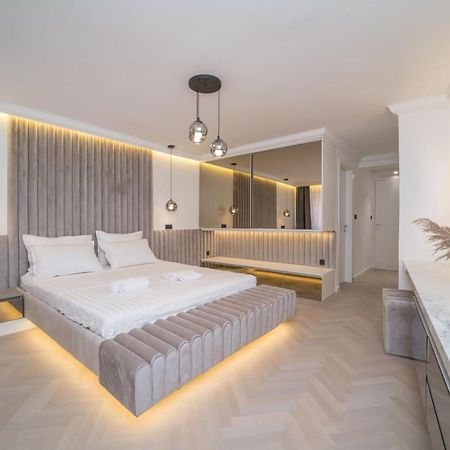 Luxury Villa Christian ウマグ エクステリア 写真
