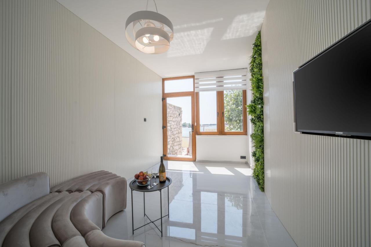 Luxury Villa Christian ウマグ エクステリア 写真