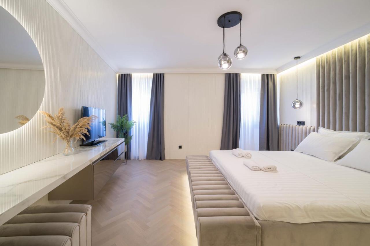 Luxury Villa Christian ウマグ エクステリア 写真