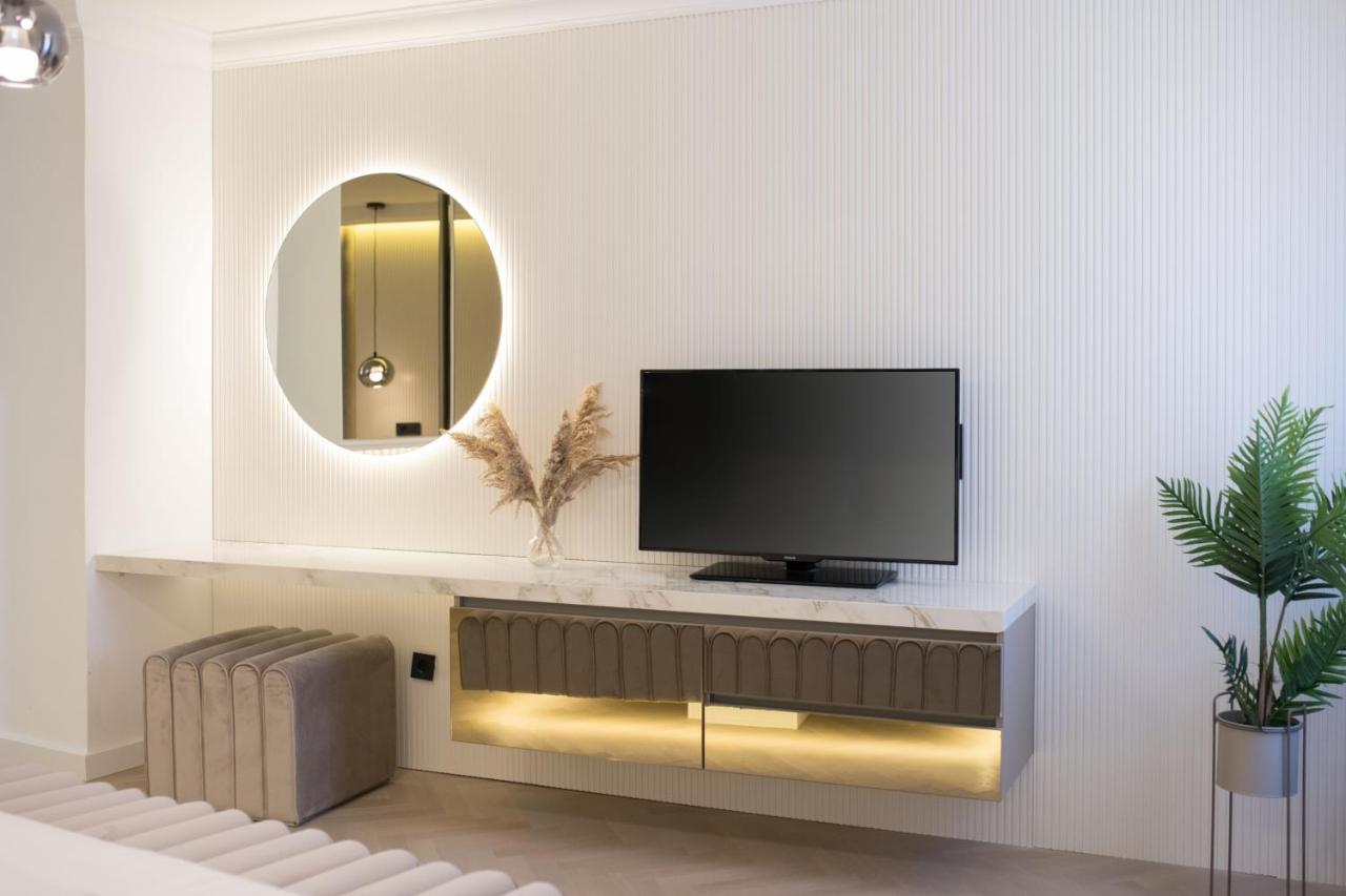 Luxury Villa Christian ウマグ エクステリア 写真