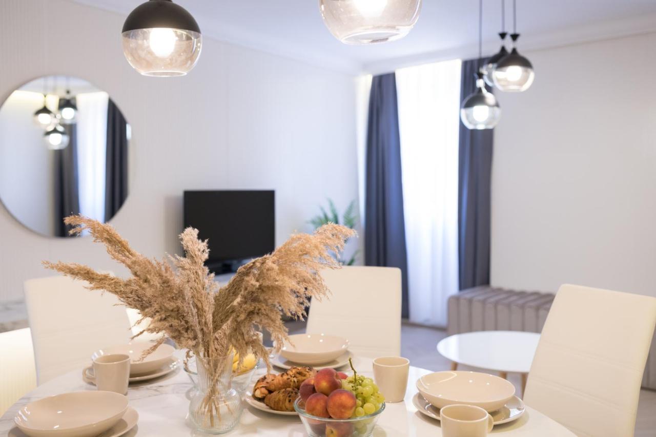 Luxury Villa Christian ウマグ エクステリア 写真